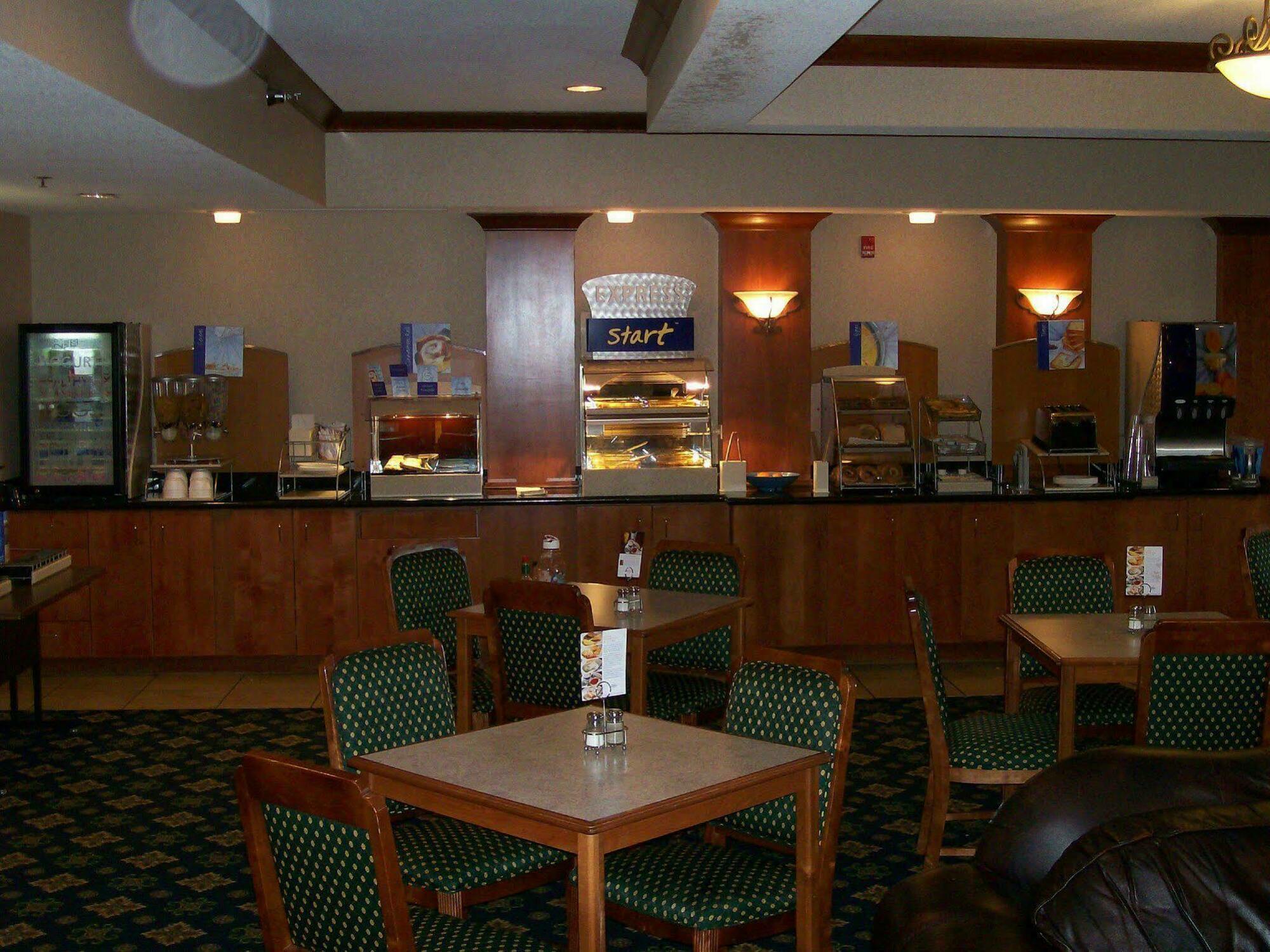 Holiday Inn Express & Suites - Dickinson By Ihg Restaurant photo